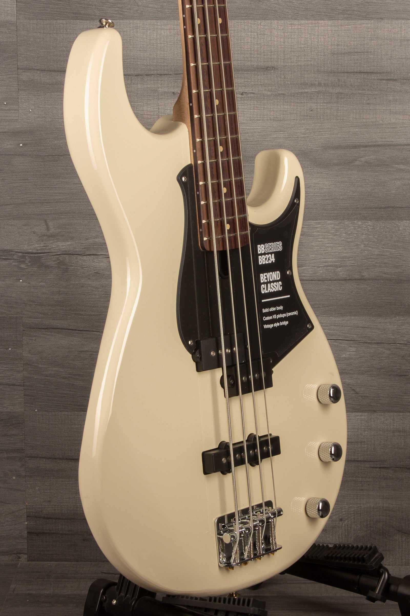 Yamaha BB234 Bass - Vintage White