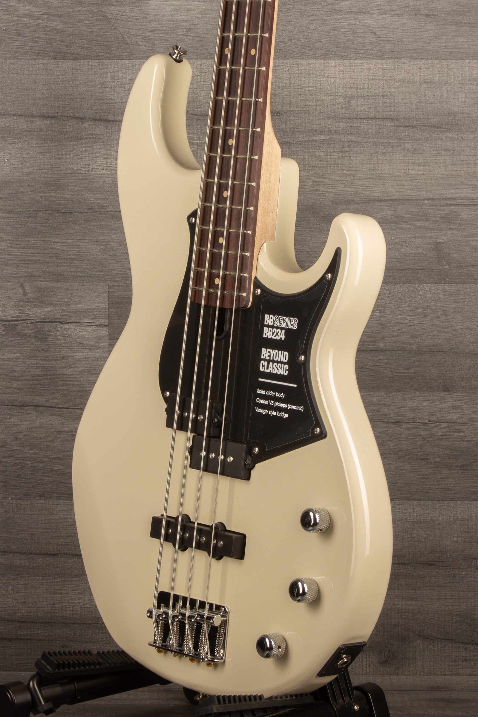 Yamaha BB234 Bass - Vintage White