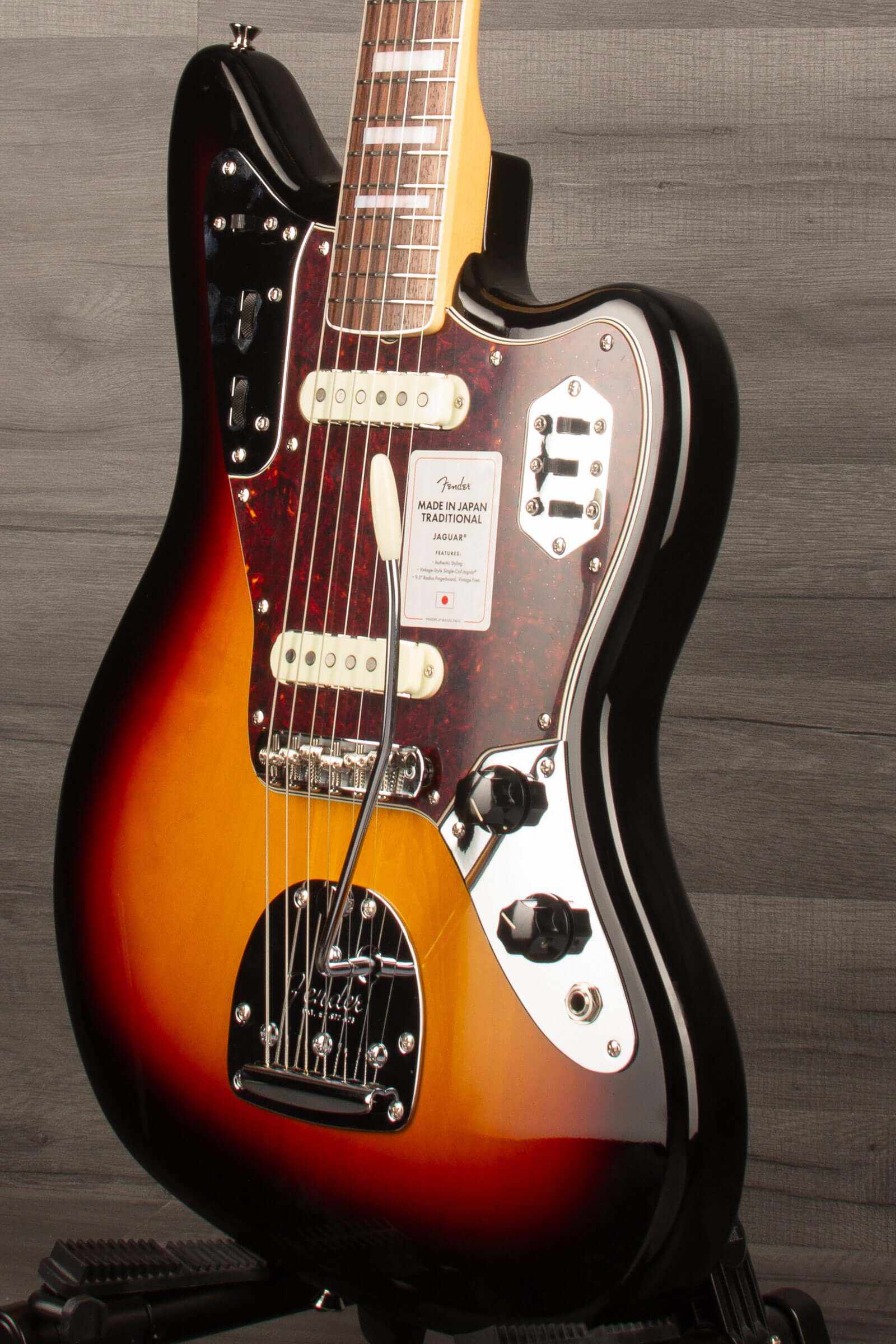 Fender - Traditional Late 60s Jaguar® 3 colour sunburst - Made in Japan | MusicStreet