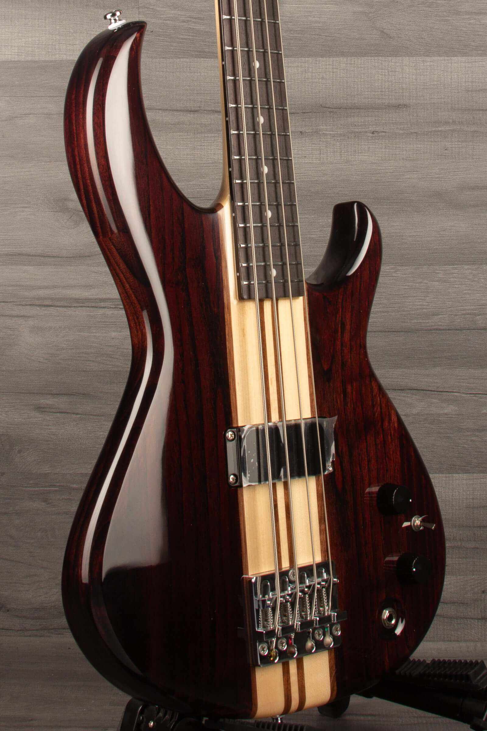 Aria SB-700 Bass Guitar - Walnut