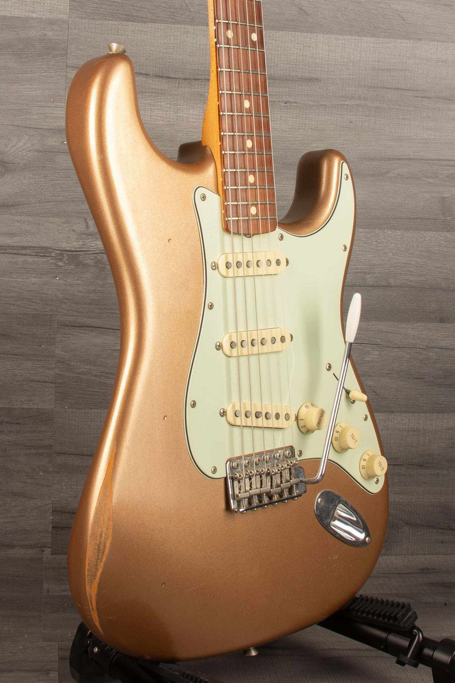 USED - Fender Vintera Road Worn '60s Stratocaster Firemist Gold