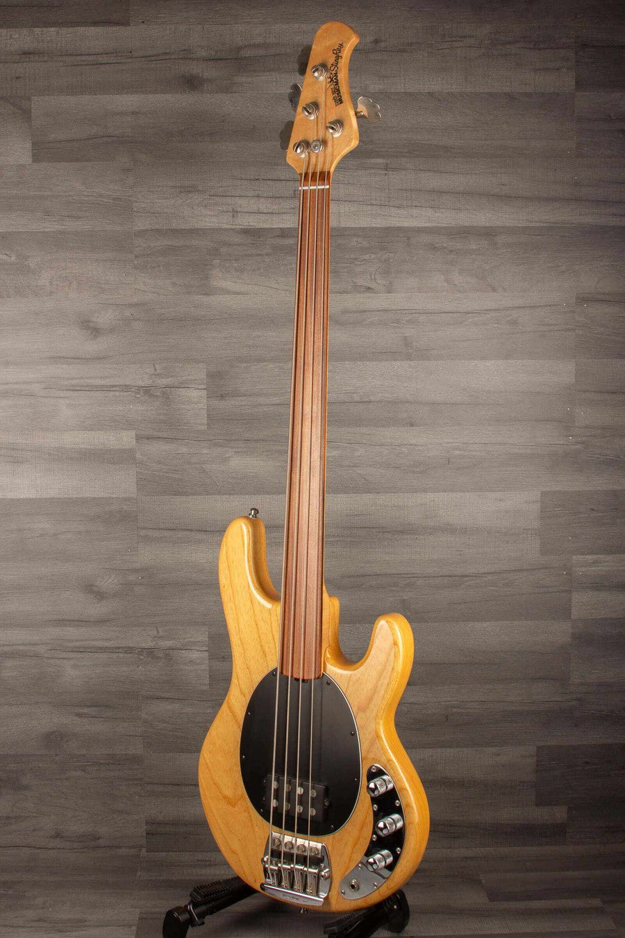 USED - Ernie Ball MusicMan Stingray Fretless - 1994