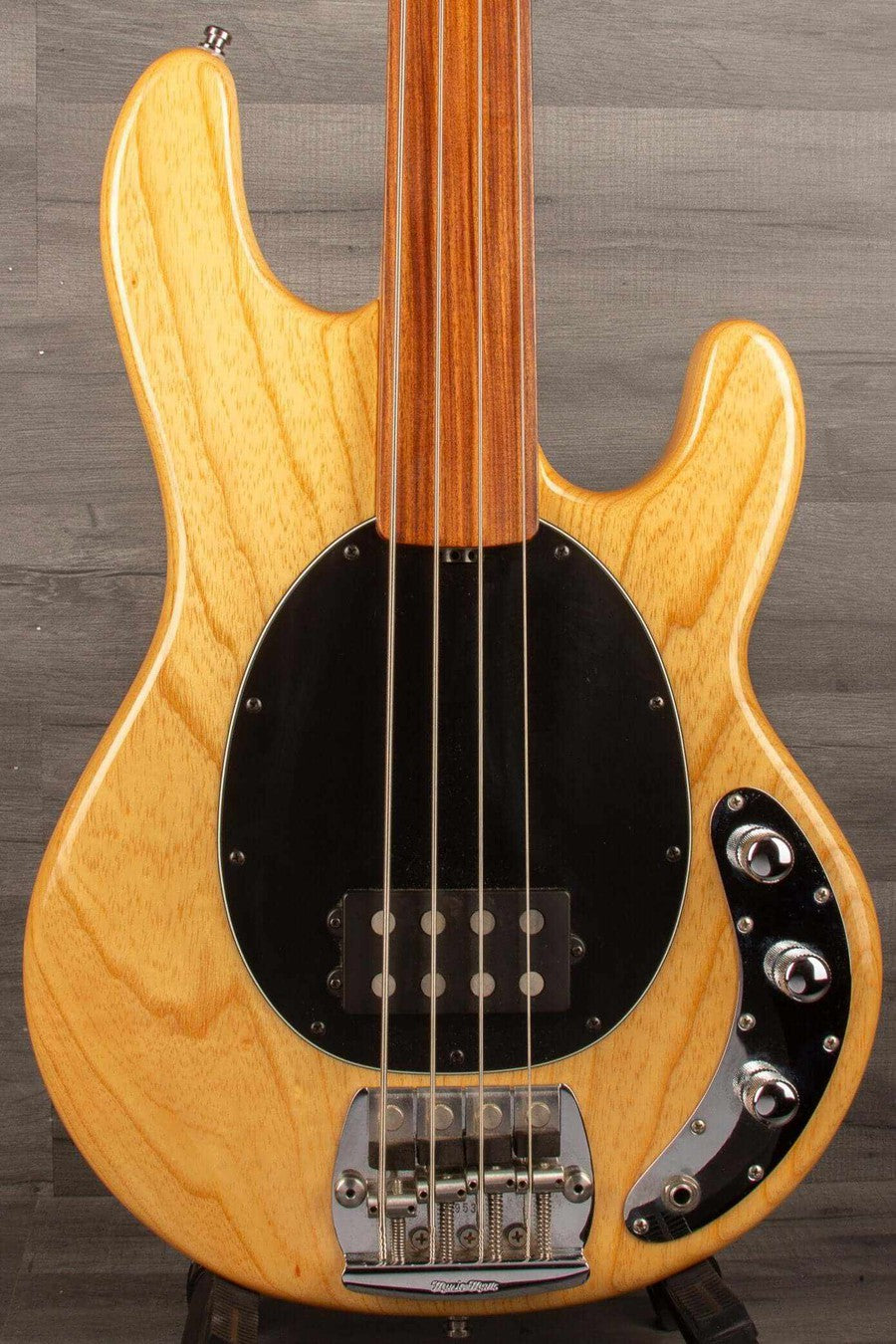 USED - Ernie Ball MusicMan Stingray Fretless - 1994