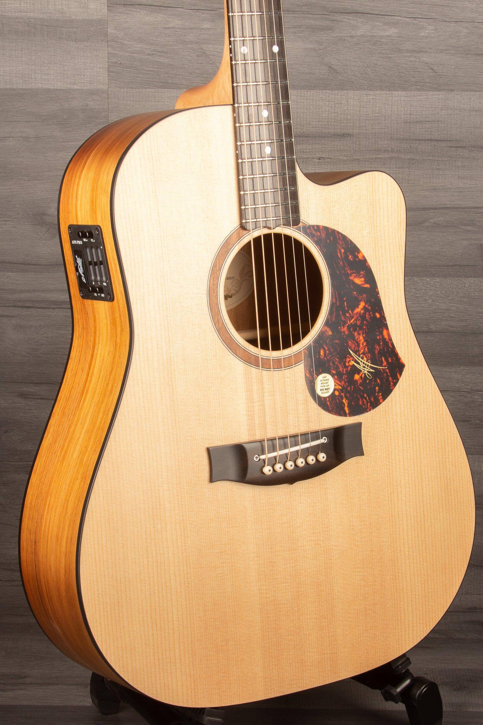 Maton SRS70C Cutaway Electro Acoustic Guitar With Ap5 Pro Preamp - MusicStreet