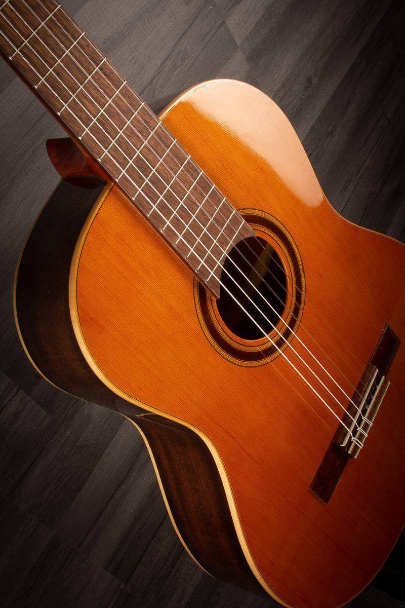 Granada deals classical guitar