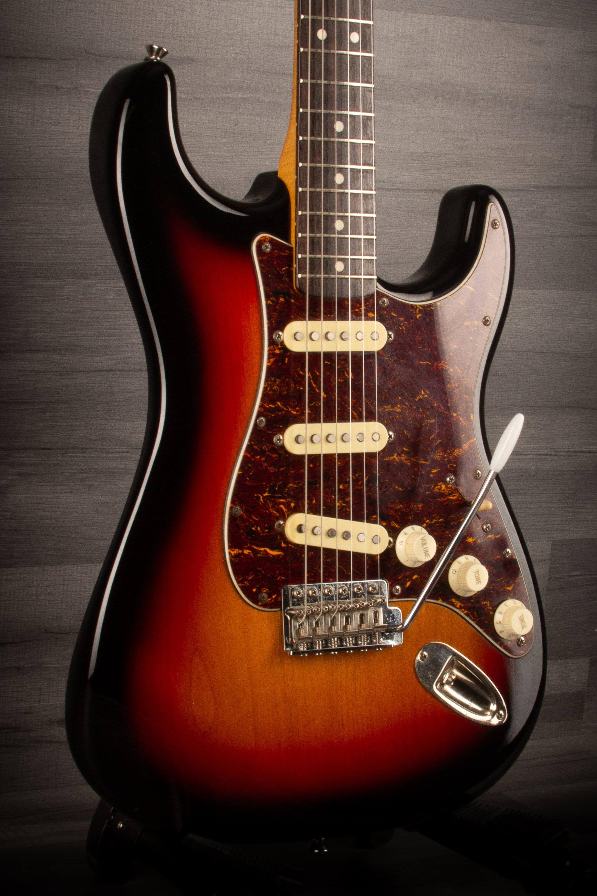 USED - Squier Stratocaster Classic Vibe '60S - 3 Tone Sunburst