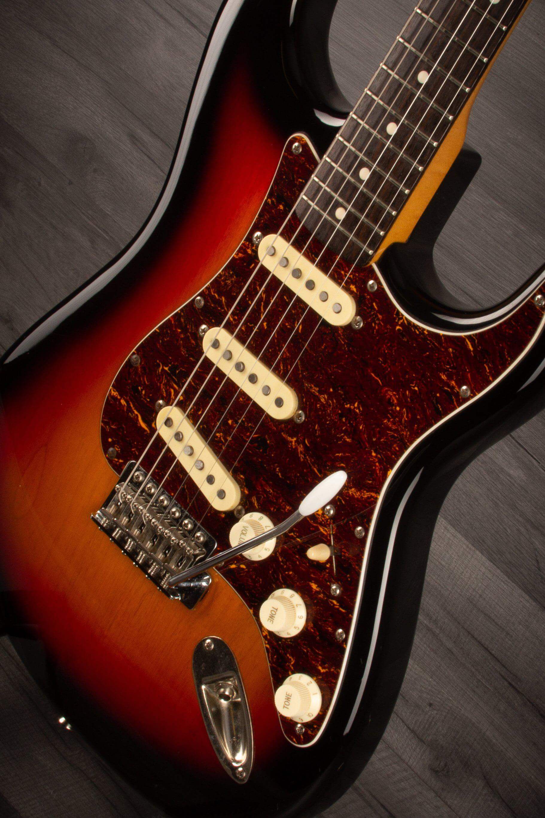 USED - Squier Stratocaster Classic Vibe '60S - 3 Tone Sunburst